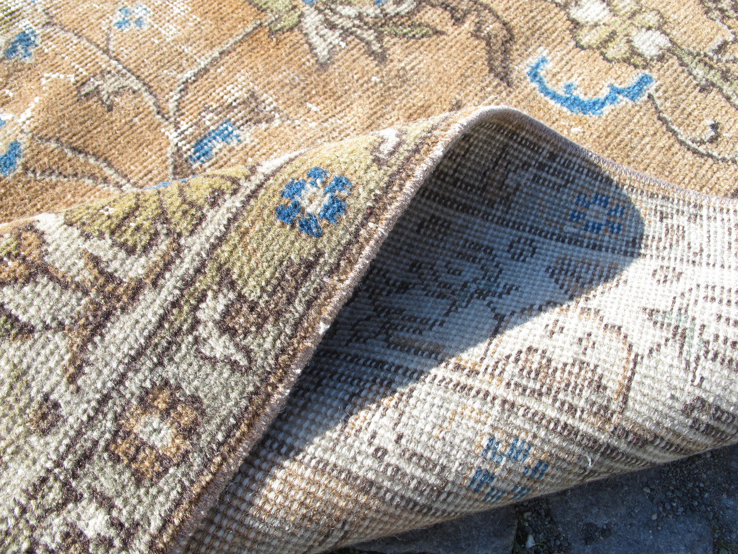 Vintage Traditional Distressed Oushak Rug - Floral - 5'2'' x 8'1'' (160x247cm) - 1960s