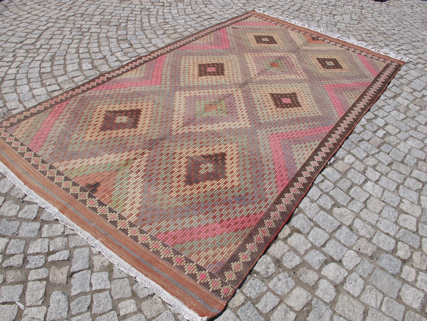 Vintage Turkish Oushak Kilim Rug - Pastel Faded Tones - 5'8'' x 10'2'' (173x310cm)