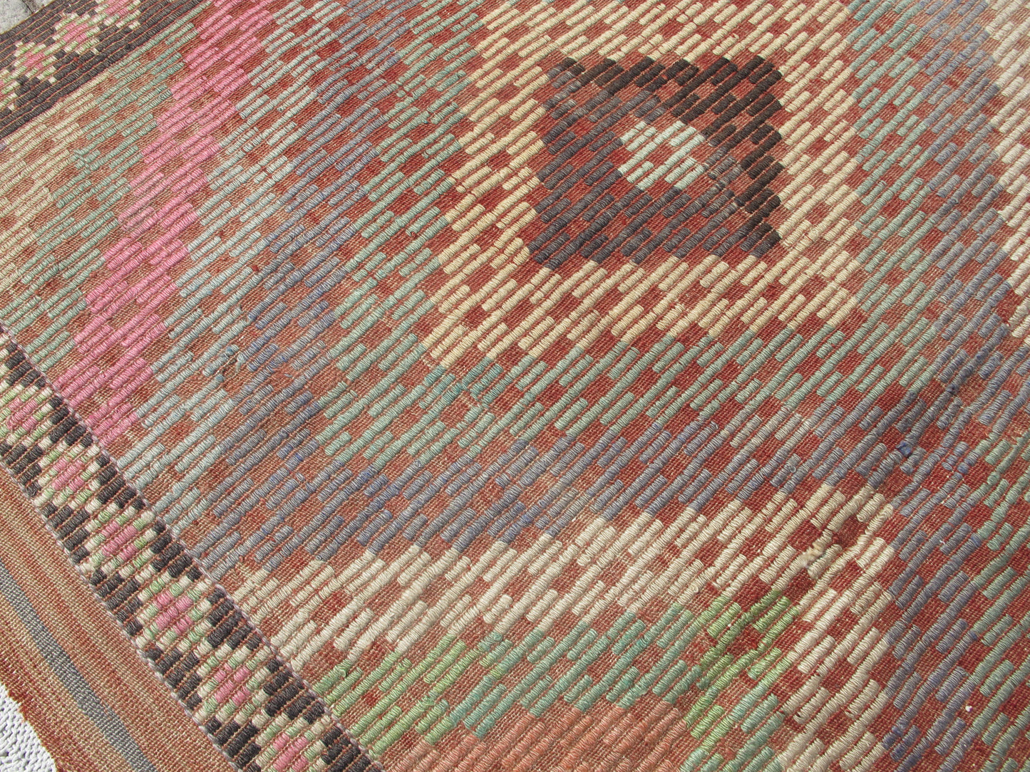 Vintage Turkish Oushak Kilim Rug - Pastel Faded Tones - 5'8'' x 10'2'' (173x310cm)