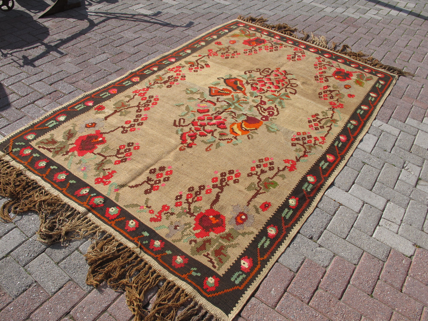 Vintage Turkish Nomadic Kilim Rug - Natural Wool - 5'4'' x 8'4'' (165x255cm)
