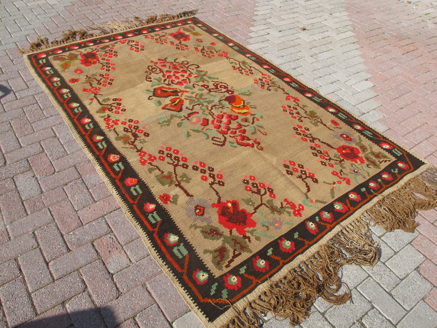 Vintage Turkish Nomadic Kilim Rug - Natural Wool - 5'4'' x 8'4'' (165x255cm)
