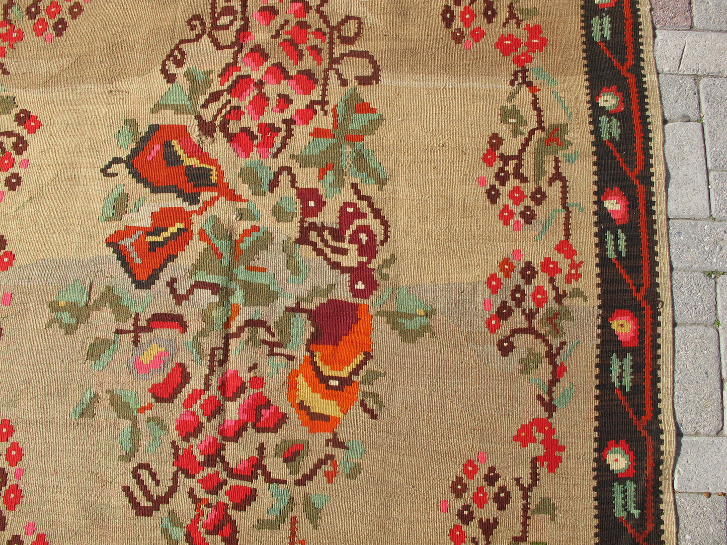 Vintage Turkish Nomadic Kilim Rug - Natural Wool - 5'4'' x 8'4'' (165x255cm)