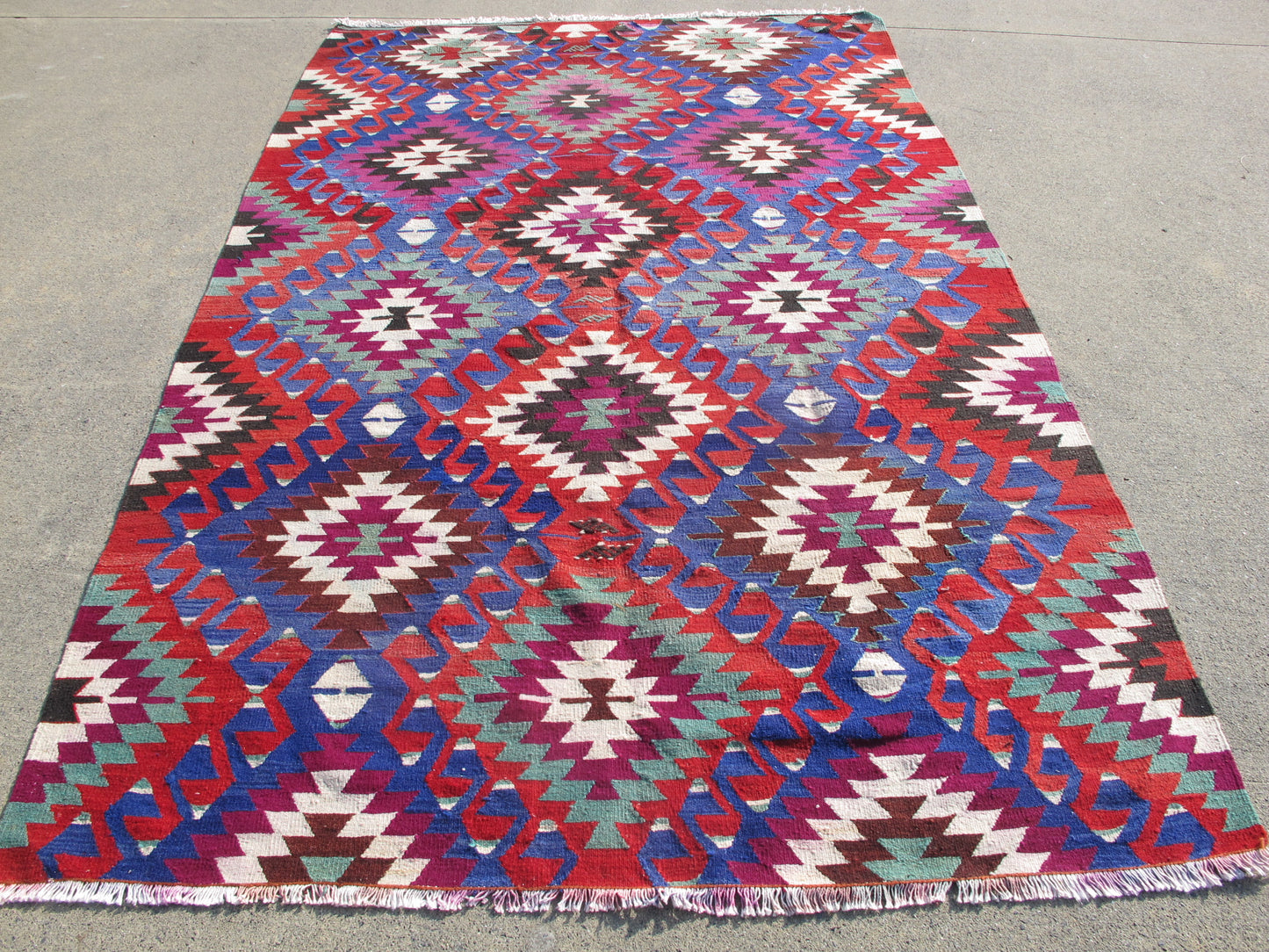 Vintage Turkish Large Kilim Rug - Vibrant Red & Blue - 5'8'' x 8'8'' (173x266cm)