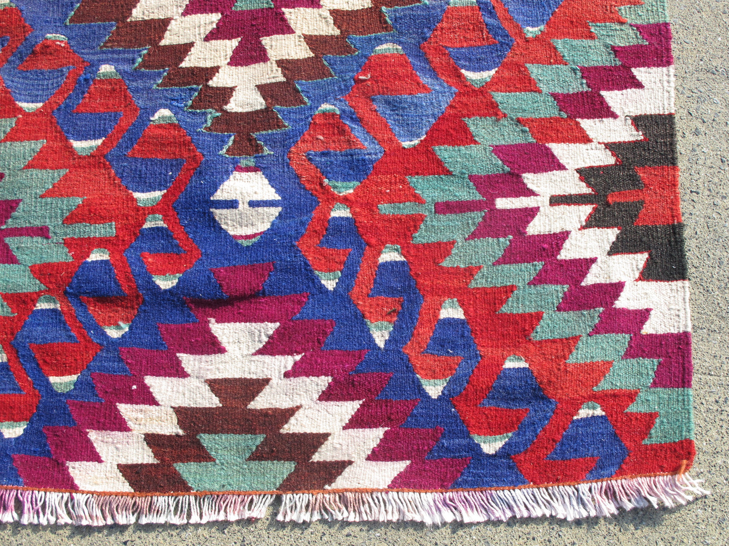 Vintage Turkish Large Kilim Rug - Vibrant Red & Blue - 5'8'' x 8'8'' (173x266cm)