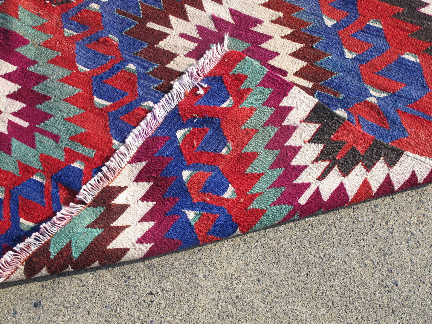 Vintage Turkish Large Kilim Rug - Vibrant Red & Blue - 5'8'' x 8'8'' (173x266cm)