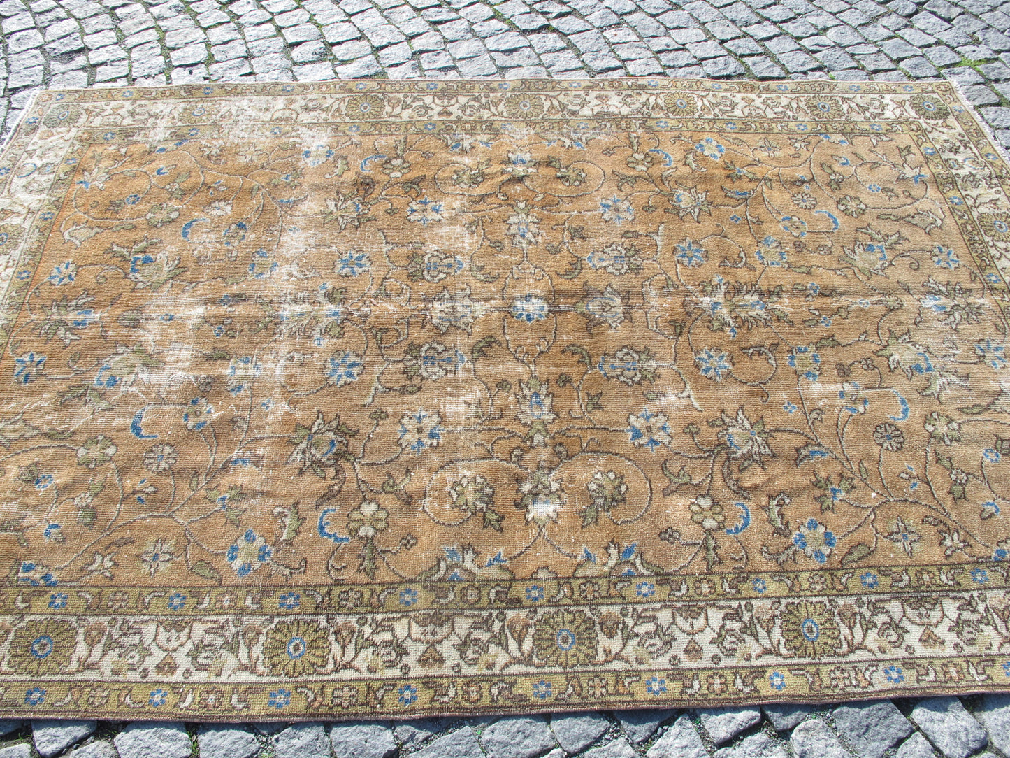 Vintage Traditional Distressed Oushak Rug - Floral - 5'2'' x 8'1'' (160x247cm) - 1960s