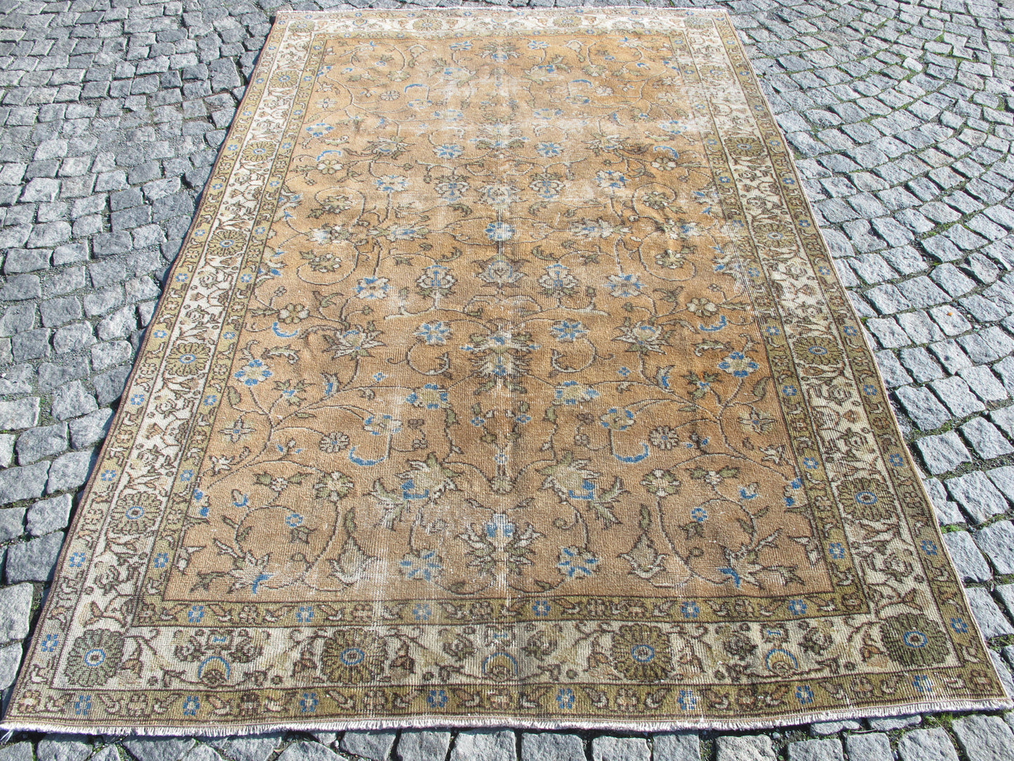 Vintage Traditional Distressed Oushak Rug - Floral - 5'2'' x 8'1'' (160x247cm) - 1960s