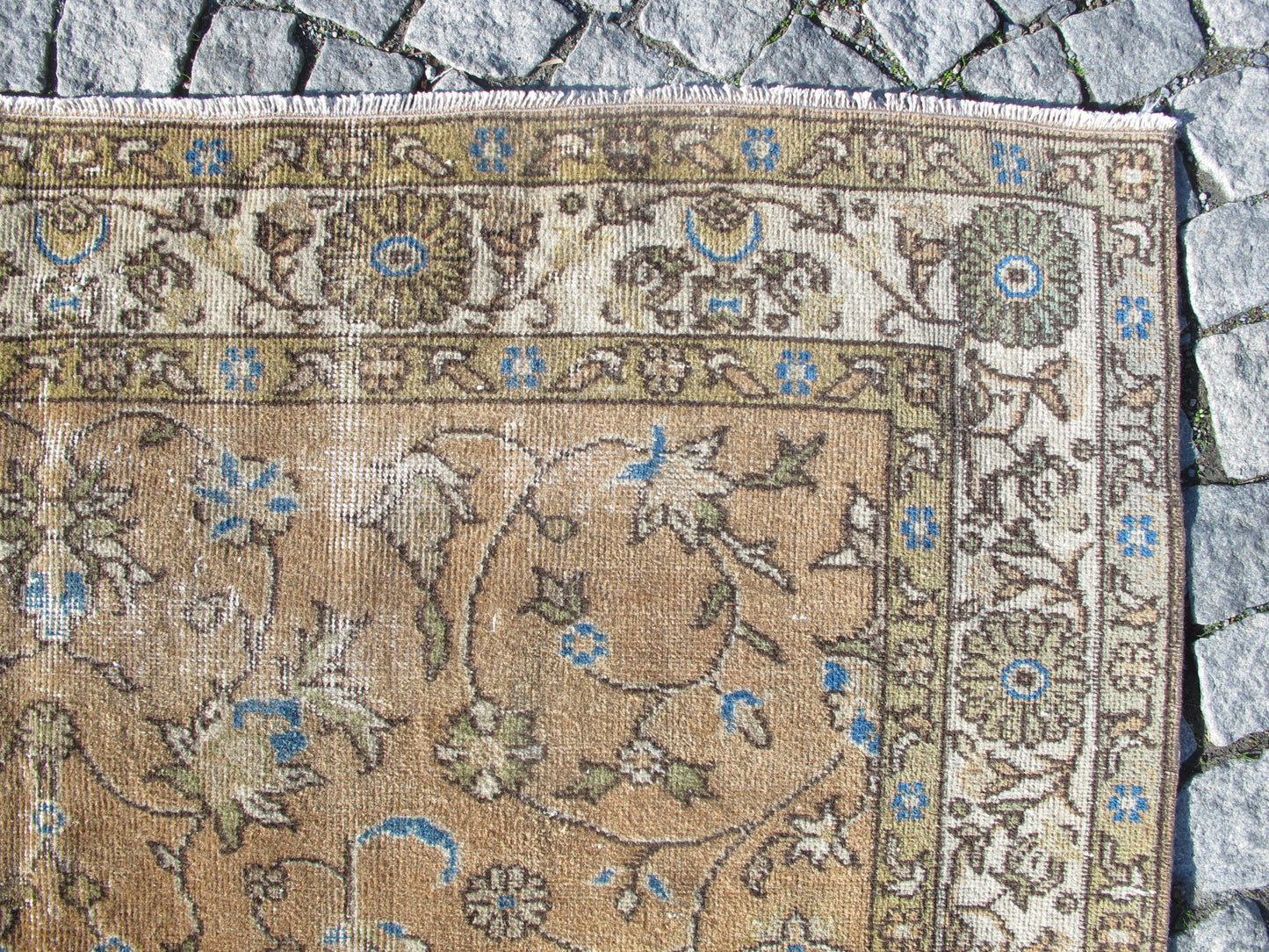 Vintage Traditional Distressed Oushak Rug - Floral - 5'2'' x 8'1'' (160x247cm) - 1960s