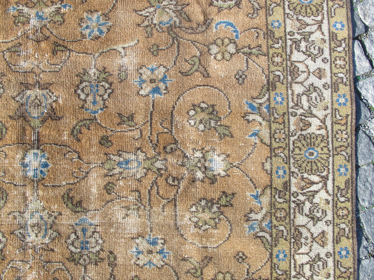 Vintage Traditional Distressed Oushak Rug - Floral - 5'2'' x 8'1'' (160x247cm) - 1960s