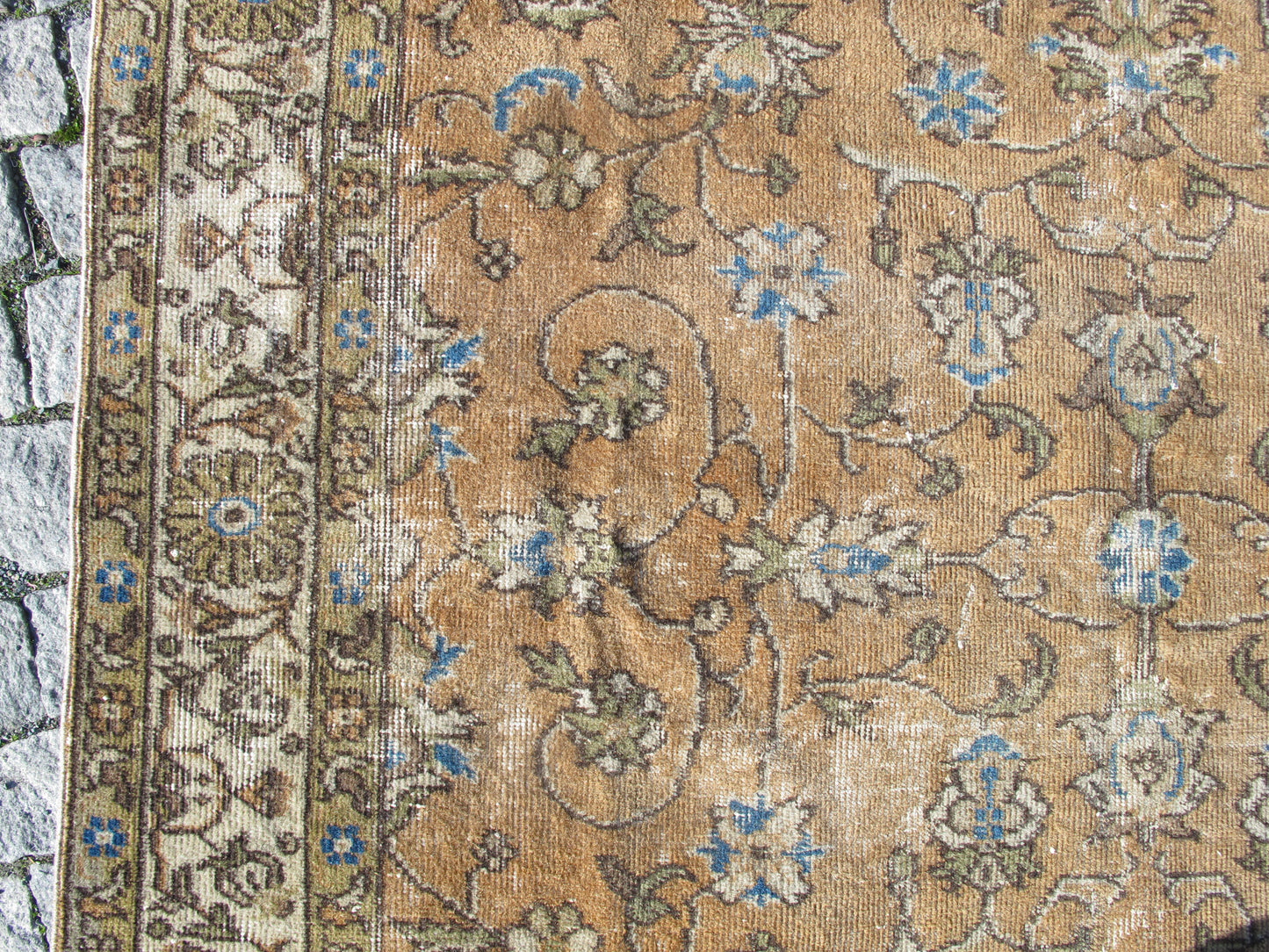 Vintage Traditional Distressed Oushak Rug - Floral - 5'2'' x 8'1'' (160x247cm) - 1960s