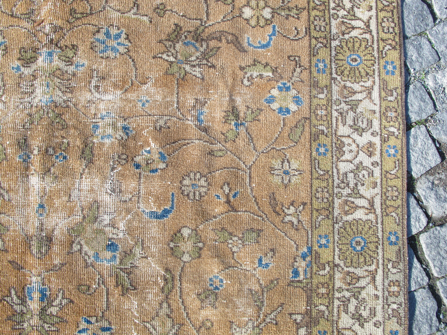 Vintage Traditional Distressed Oushak Rug - Floral - 5'2'' x 8'1'' (160x247cm) - 1960s