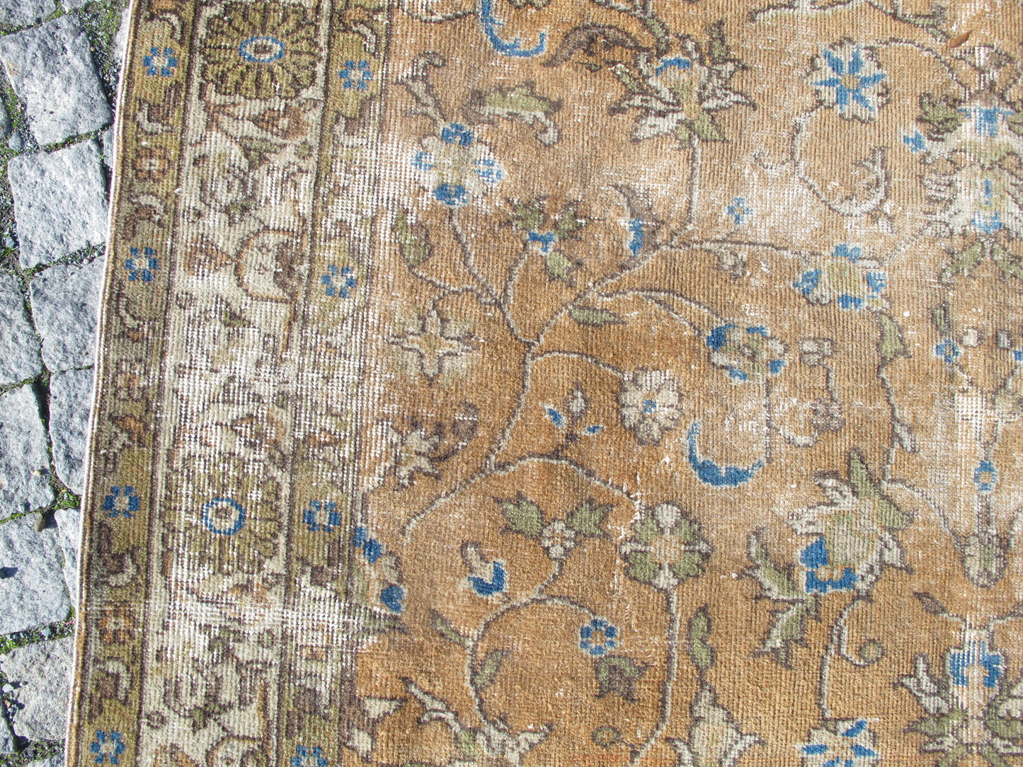 Vintage Traditional Distressed Oushak Rug - Floral - 5'2'' x 8'1'' (160x247cm) - 1960s