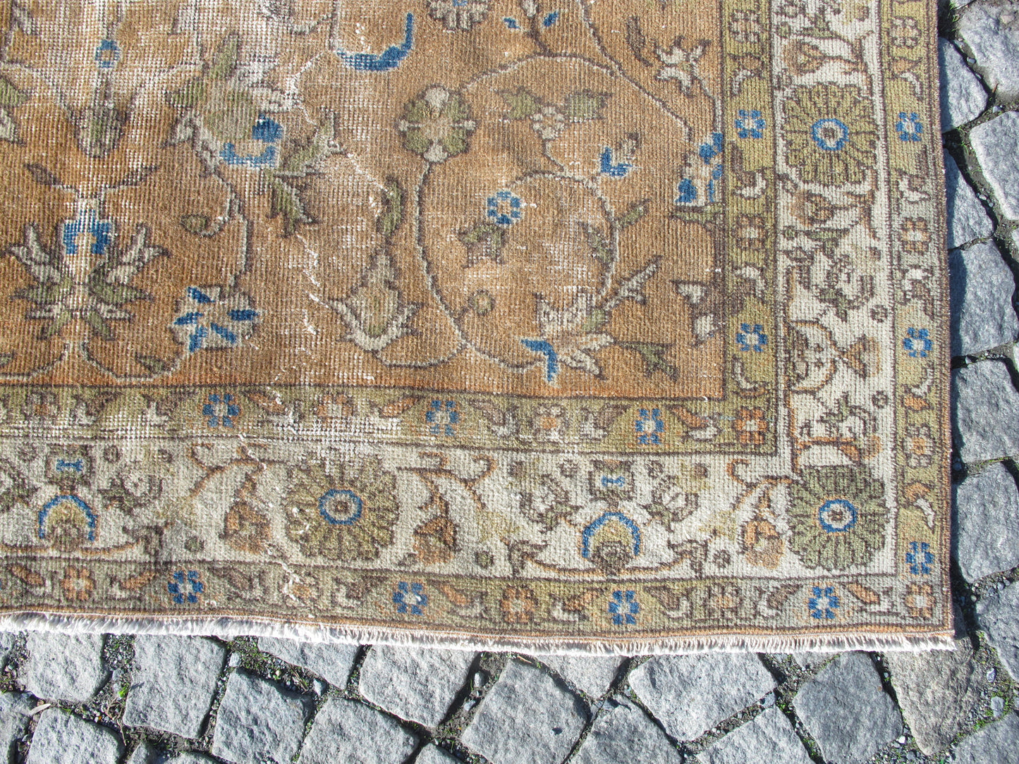 Vintage Traditional Distressed Oushak Rug - Floral - 5'2'' x 8'1'' (160x247cm) - 1960s