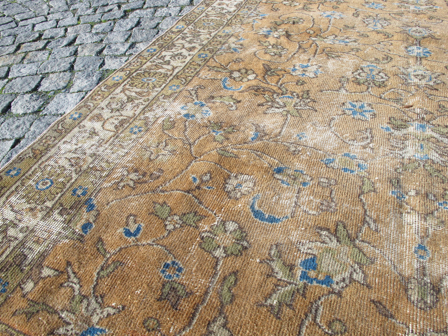 Vintage Traditional Distressed Oushak Rug - Floral - 5'2'' x 8'1'' (160x247cm) - 1960s