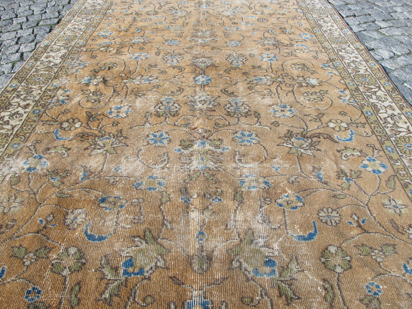 Vintage Traditional Distressed Oushak Rug - Floral - 5'2'' x 8'1'' (160x247cm) - 1960s