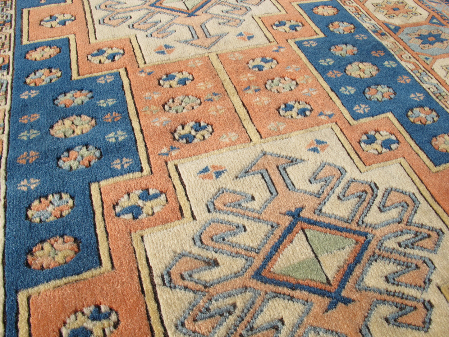 Vintage Traditional Nomadic Tribal Rug - Ancient Turkic Design - 4'2'' x 6'5'' (127x197cm) - 1980s